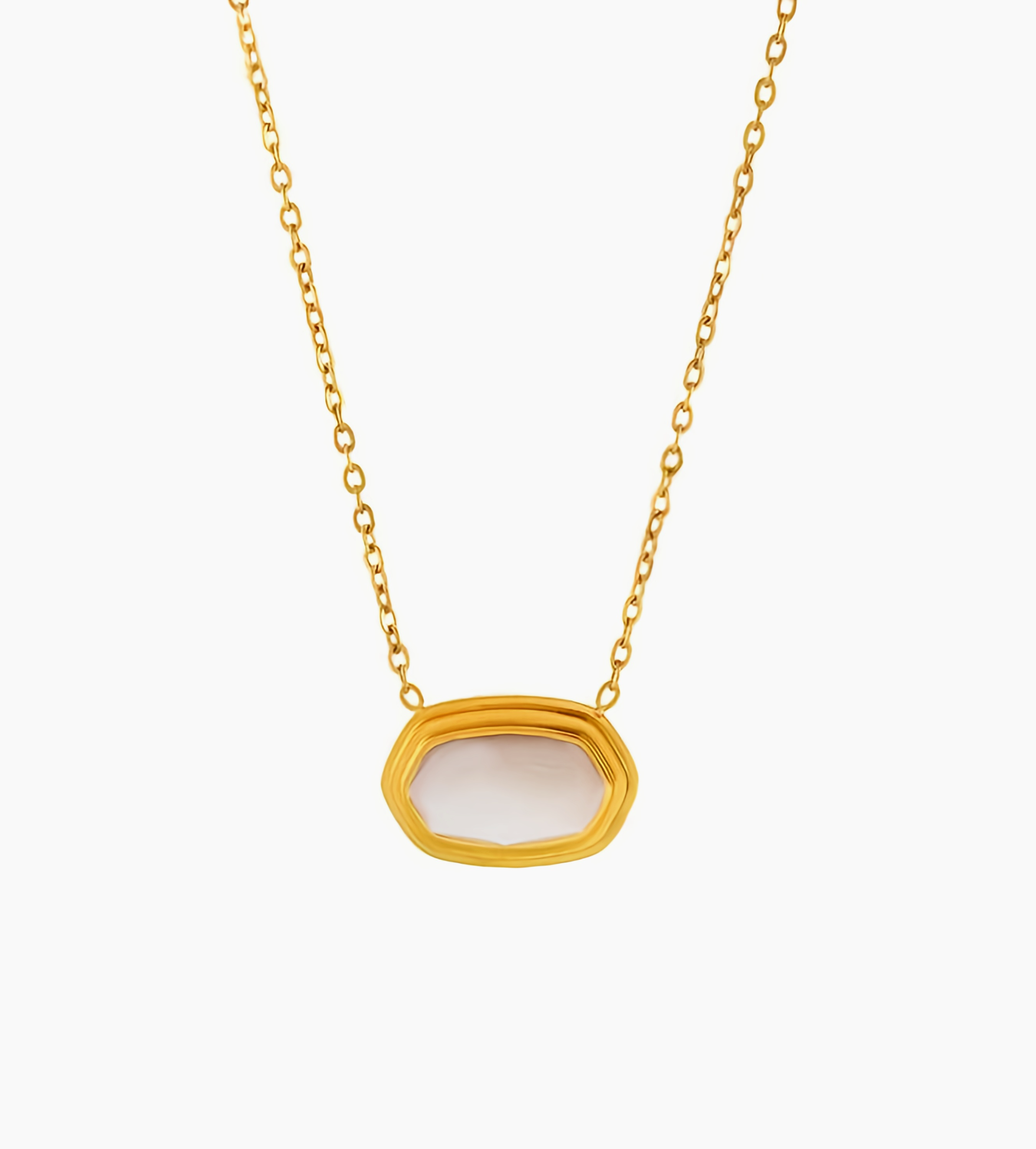 Collier doré avec pendentif rectangulaire