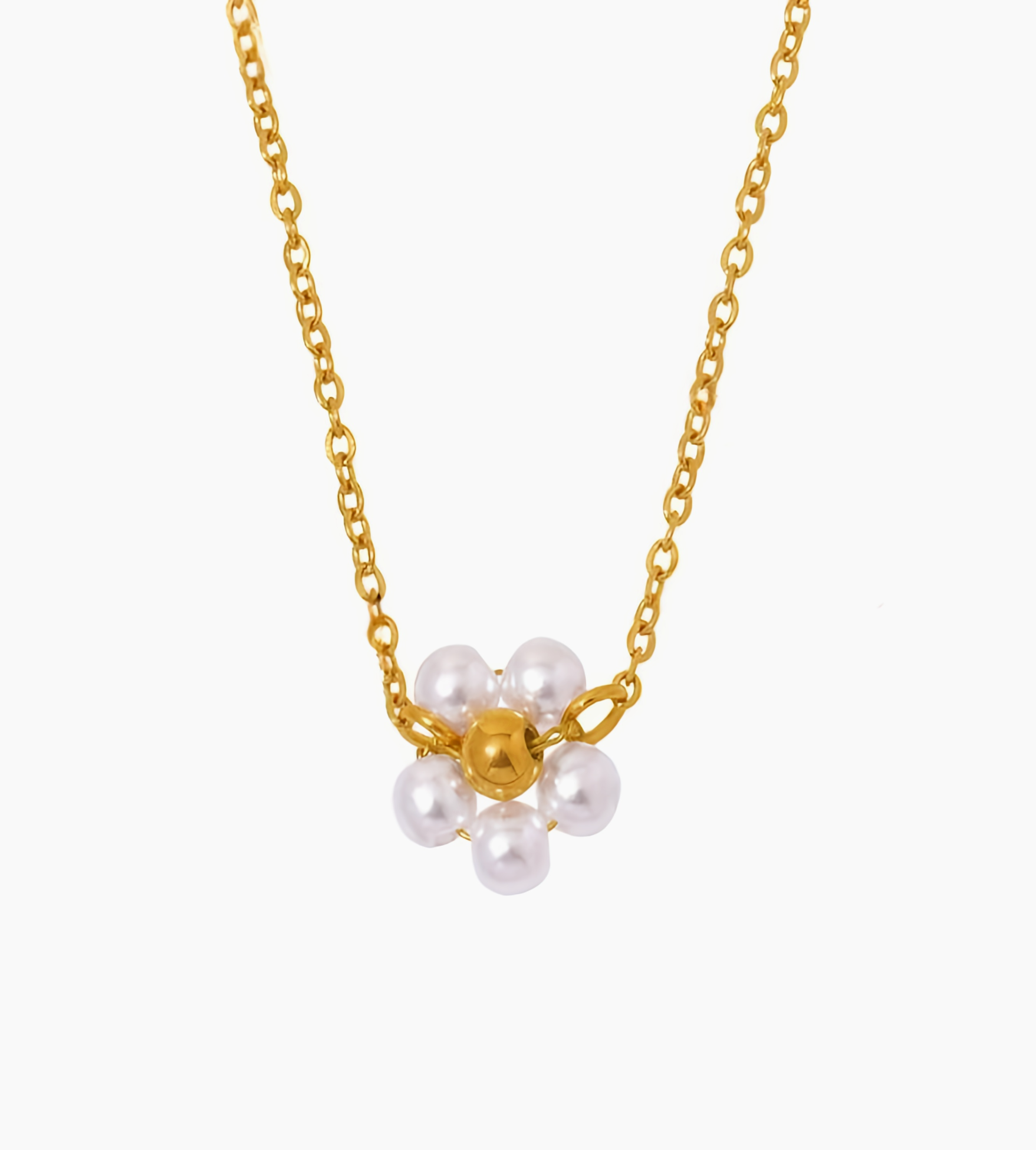 Collier fleur de perles délicates sur chaîne dorée